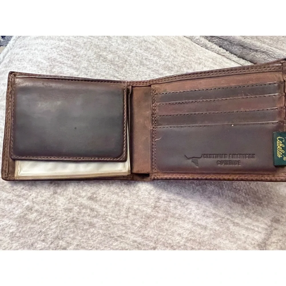 Vtg Cabelas Mens Brown Leather Bifold Wallet 12 Gauge Shotgun Shell Camo Inlay